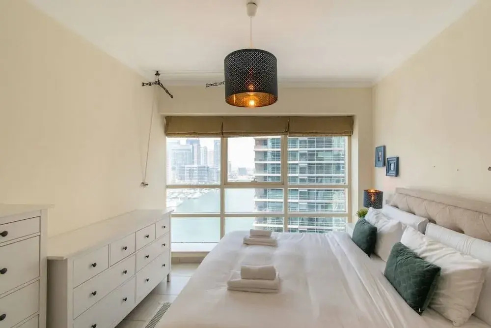 Ideal Apt in Marina, Steps Away From the Beach!