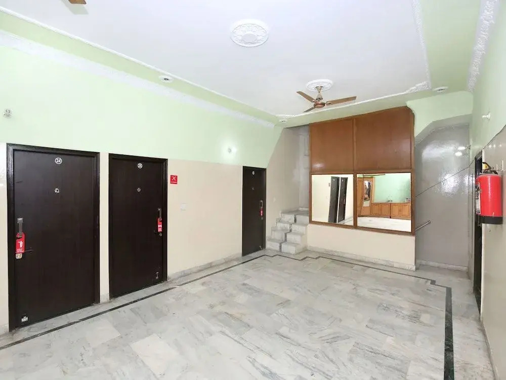 OYO 11417 Hotel Lotus