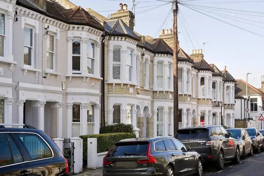Spacious 4 Bed House, Battersea
