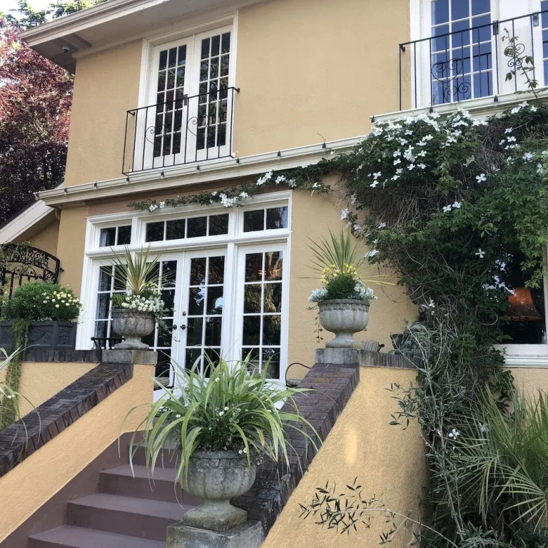 Villa Marco Polo Bed and Breakfast Inn