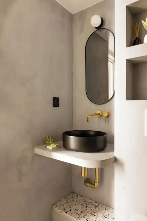 Authentic Apartment - 2br/6p - Place Pigalle