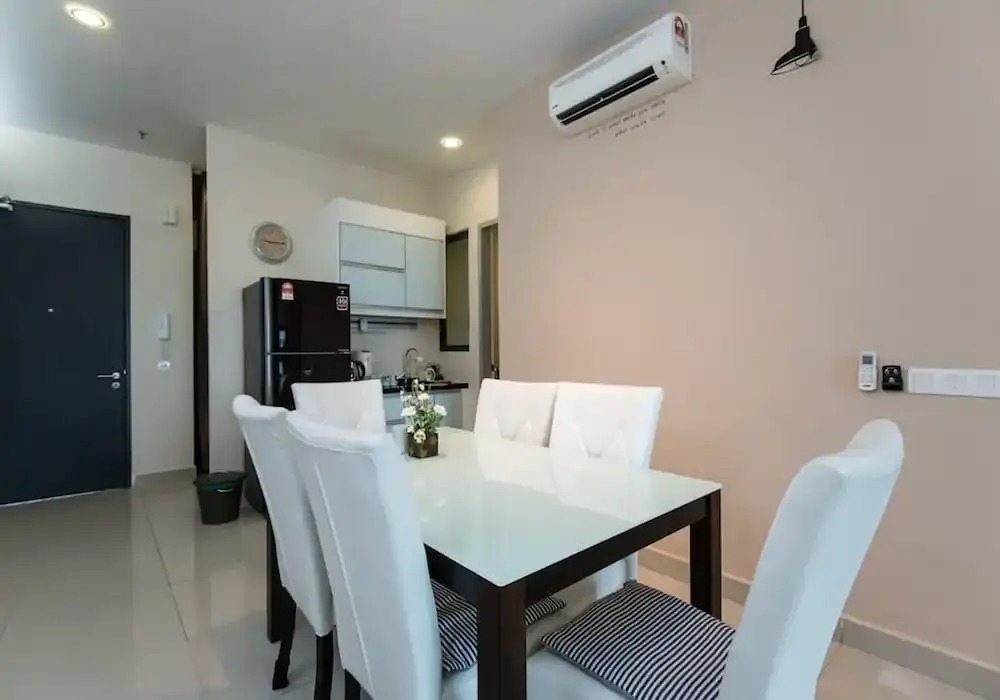 Univ 360 Place by SYNC