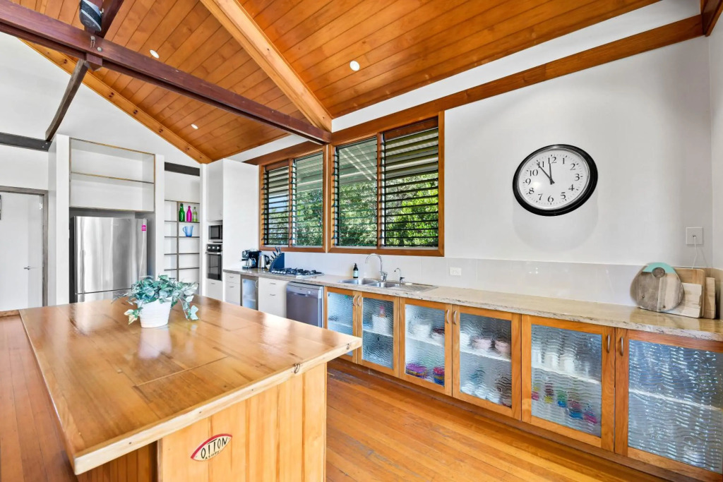 Serenity - Mudjimba - Pet Friendly Holiday Home