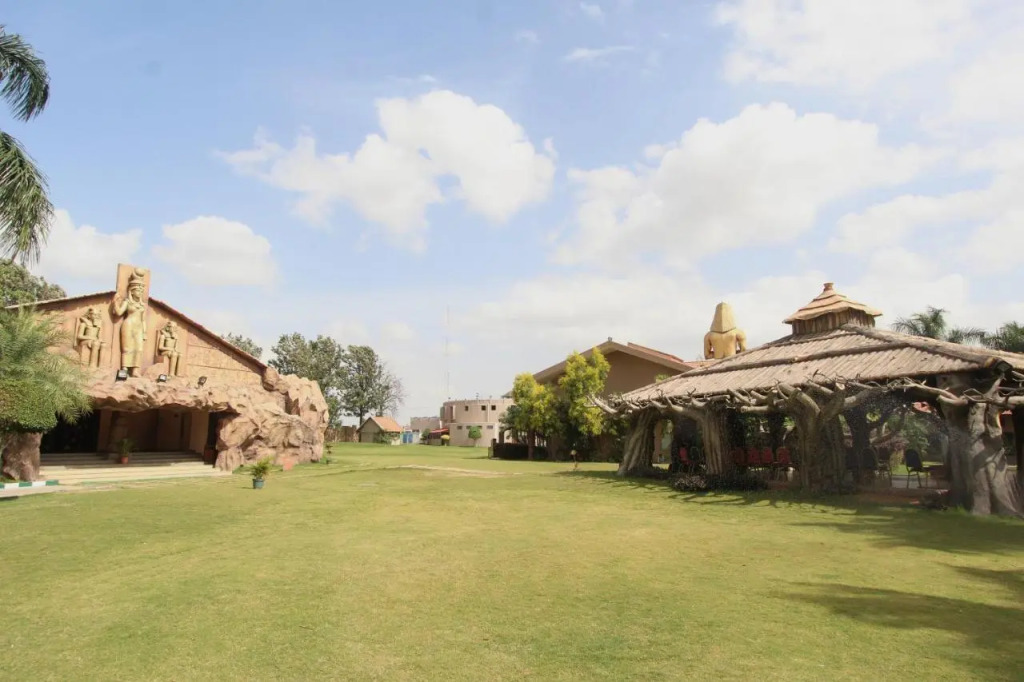 Golden Amoon Resort