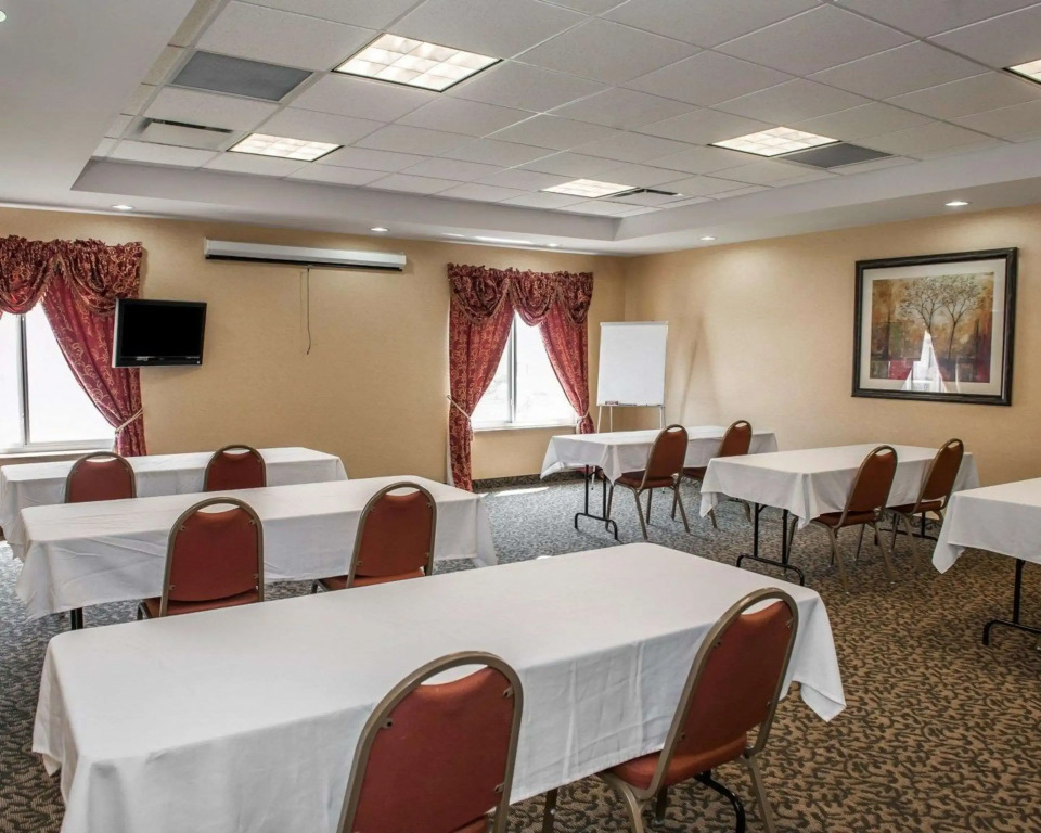 Comfort Suites near Indianapolis Airport