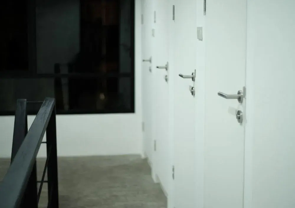 HOLY SHEET Hostel