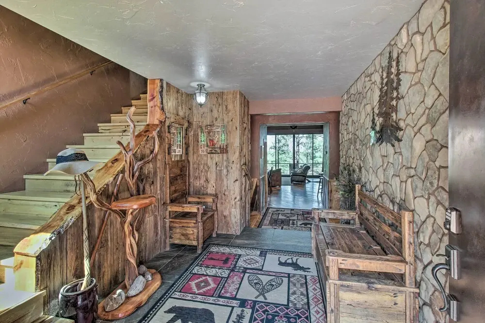 Outdoor Fireplace, Gas Grill: Luxe Heber Cabin!
