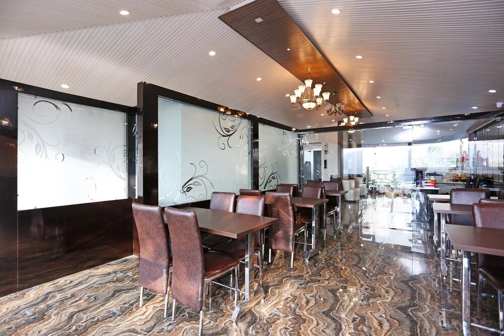 OYO 10076 Hotel Skylark