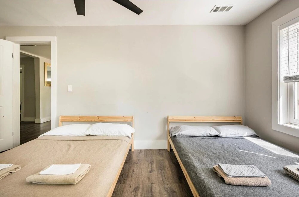 Charming Fully-renovated Bungalow