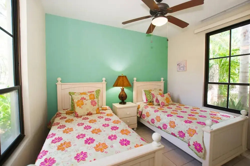 Ground-floor unit with terrace with direct access to pool in Coco