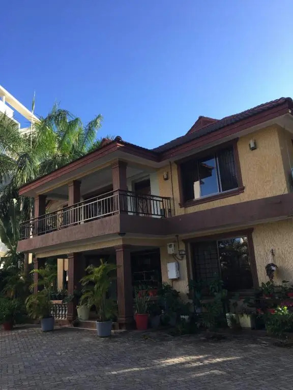 Peninsula Residence