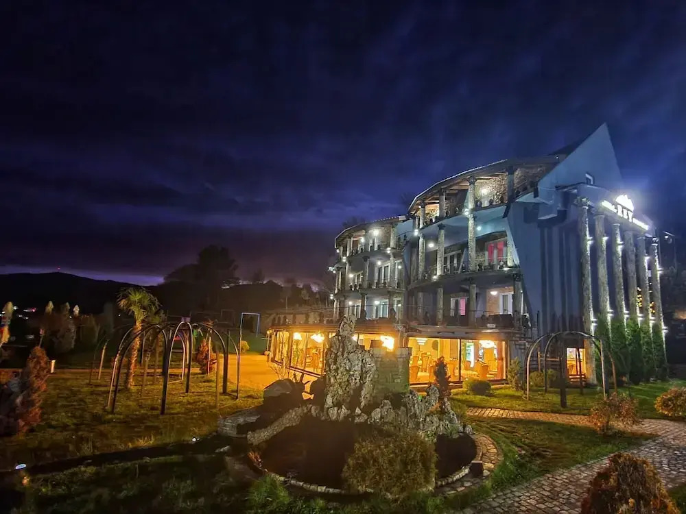 Rey Hotel