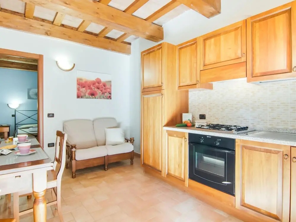 Agriturismo in the Appenines with Covered Swimming Pool & Hot Tub