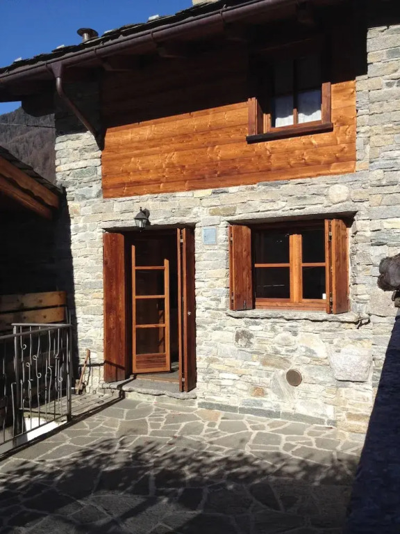 Baita In Pietra Chiesa Valmalenco - A Piedi Alla Funivia Alpe Palu