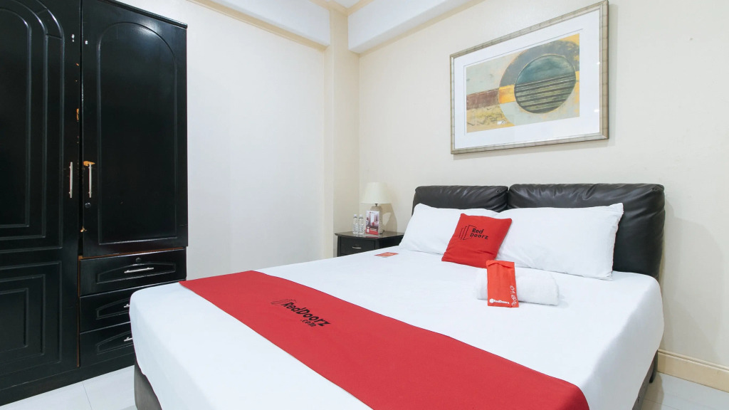 RedDoorz Plus @ Better Living Paranaque