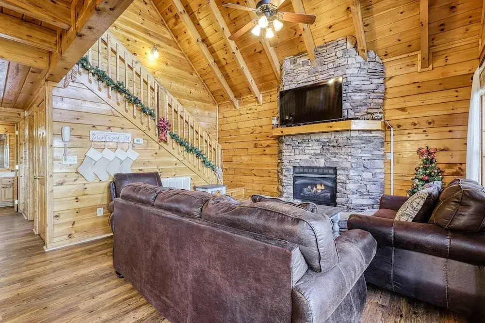 Cozy Bear 2 Bedroom Cabin