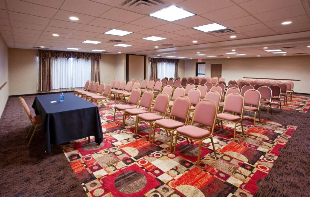 Holiday Inn Express Hotel & Suites Bowling Green by IHG