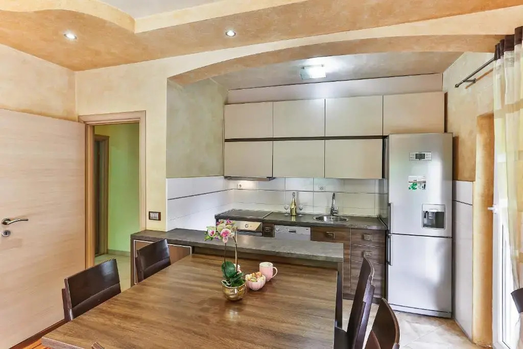 Montesun Holiday Novak Home