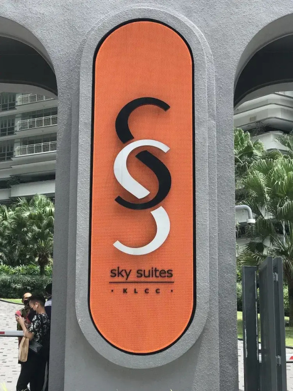 Sky Suites KLCC by iRent365