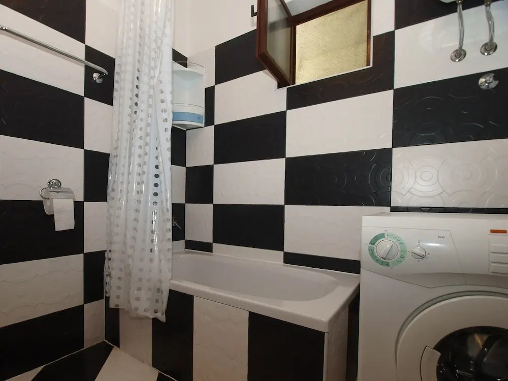 Apartment 949