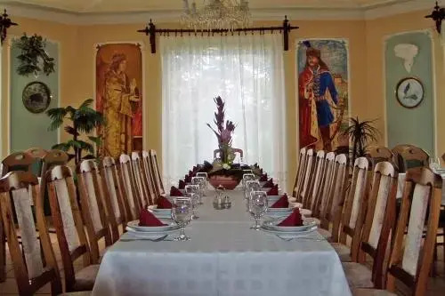 Holdfény Hotel