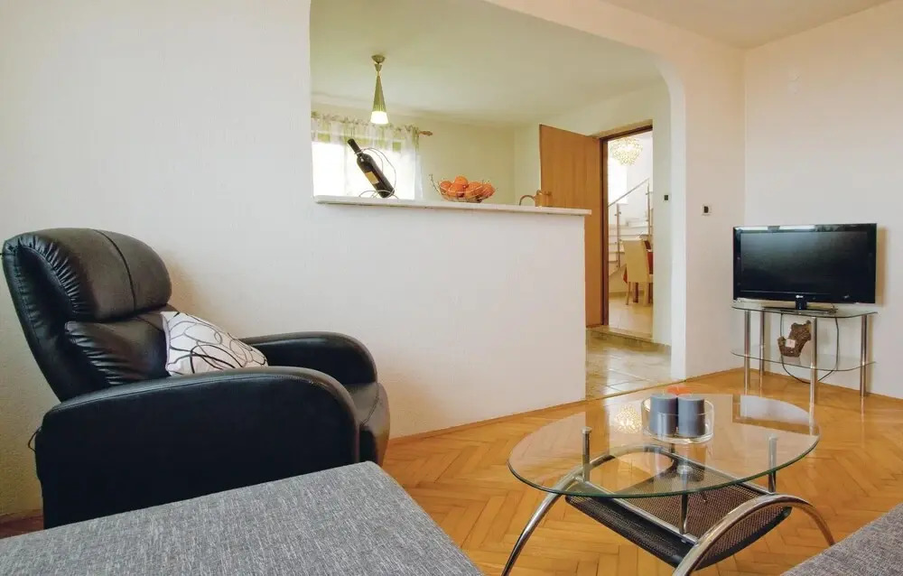 Pet Friendly Home In Veprinac