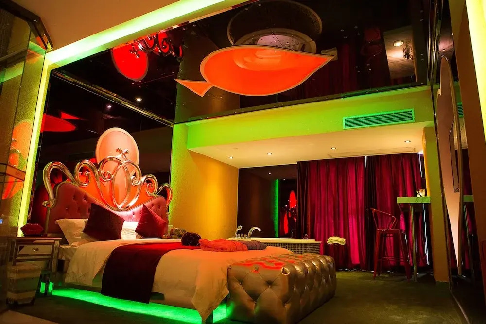 Rose Lover Hotel