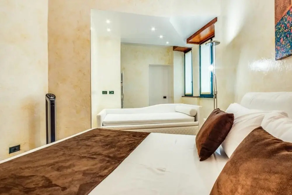 Spacious and Modern 3 bed Flat in Central Location