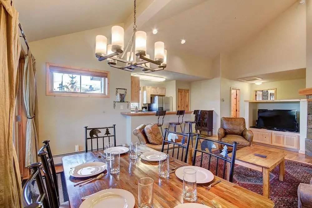 Twin Elk Lodge D16 3 Bedroom Condo by Redawning