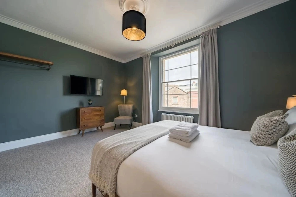 Clifton 4BR - Cinema Room Sleeps 8 - Hen Stag Dos