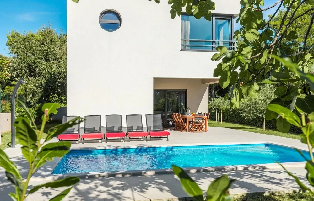 Beautiful Home in Premantura With Wifi and 4 Bedrooms