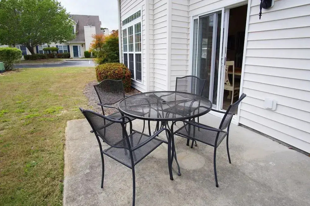 Fairway Oaks Townhouse 25D by RedAwning