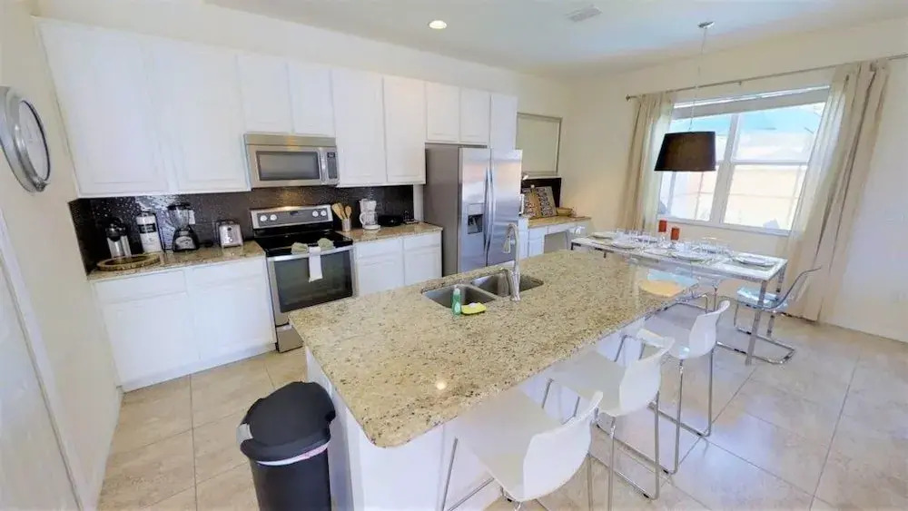 ACO Family – 4 bd Townhome with Pool (1506)