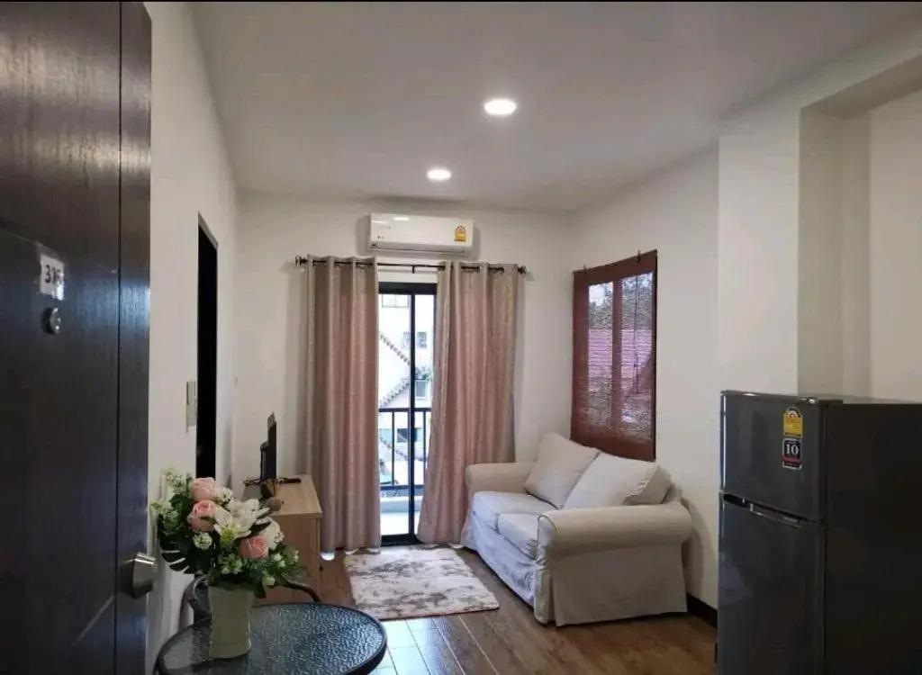 Room 36 service apartment