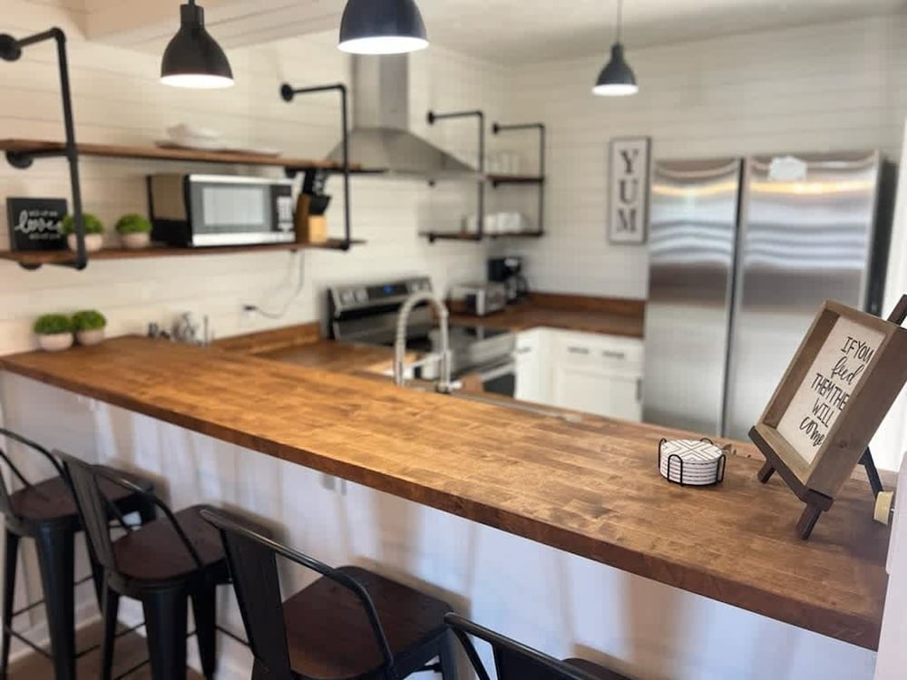 Turkey Nest by Beyond Expectations- Renovated 2BR
