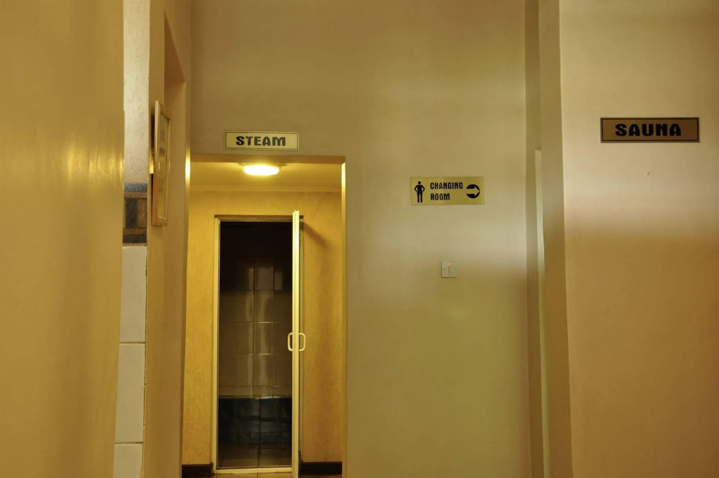 Crossroads Hotel