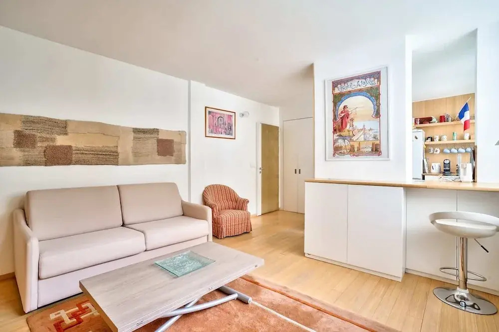 Charming 3 Room Apartment - Paris