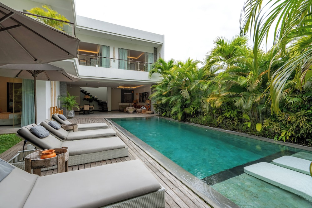 Flores Villa by Betterplace