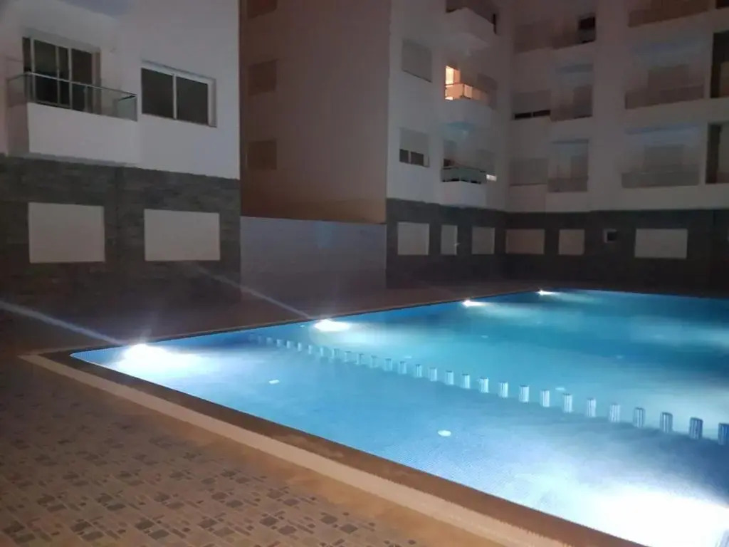 Appartement Avec Piscine, 1min de la Plage