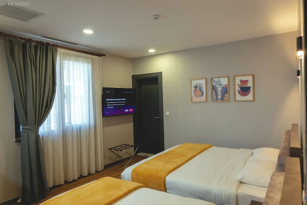 BRANDROOM HOTEL