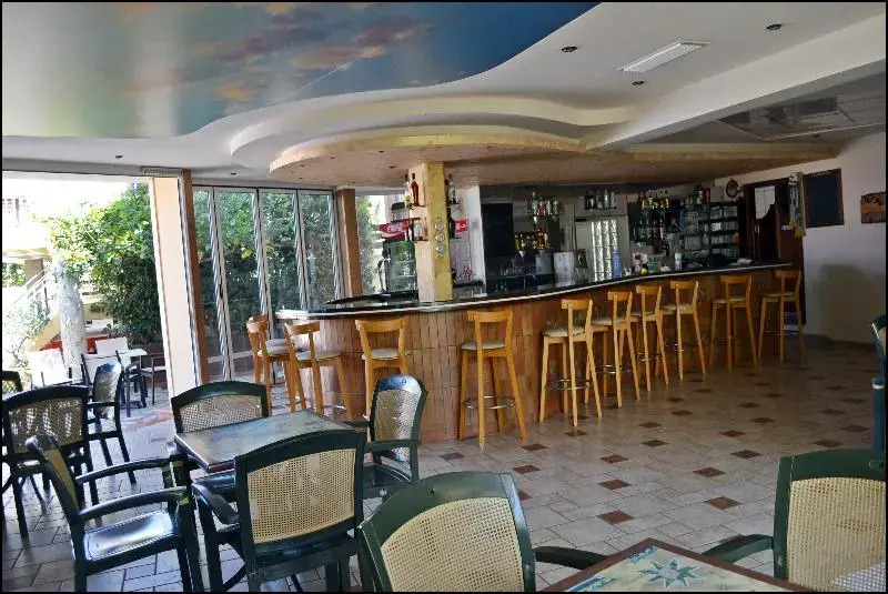 La Luna Apartments