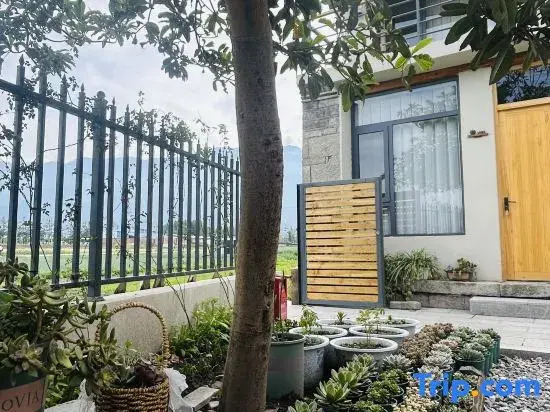 Dali Qinwei Huxuan Pastoral Homestay