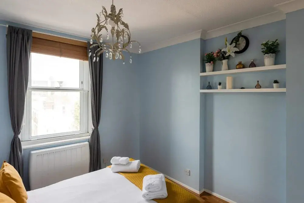 Wonderful 1BR Flat Fits 4 Guests - Newington