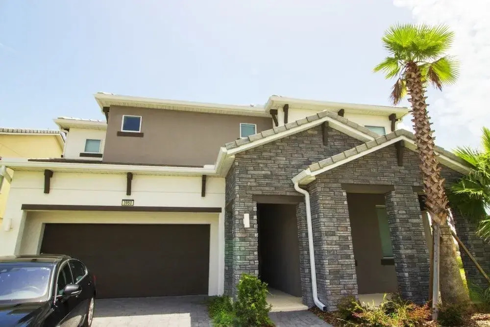 ACO PREMIUM – 6 bd with pool and Spa (1726)