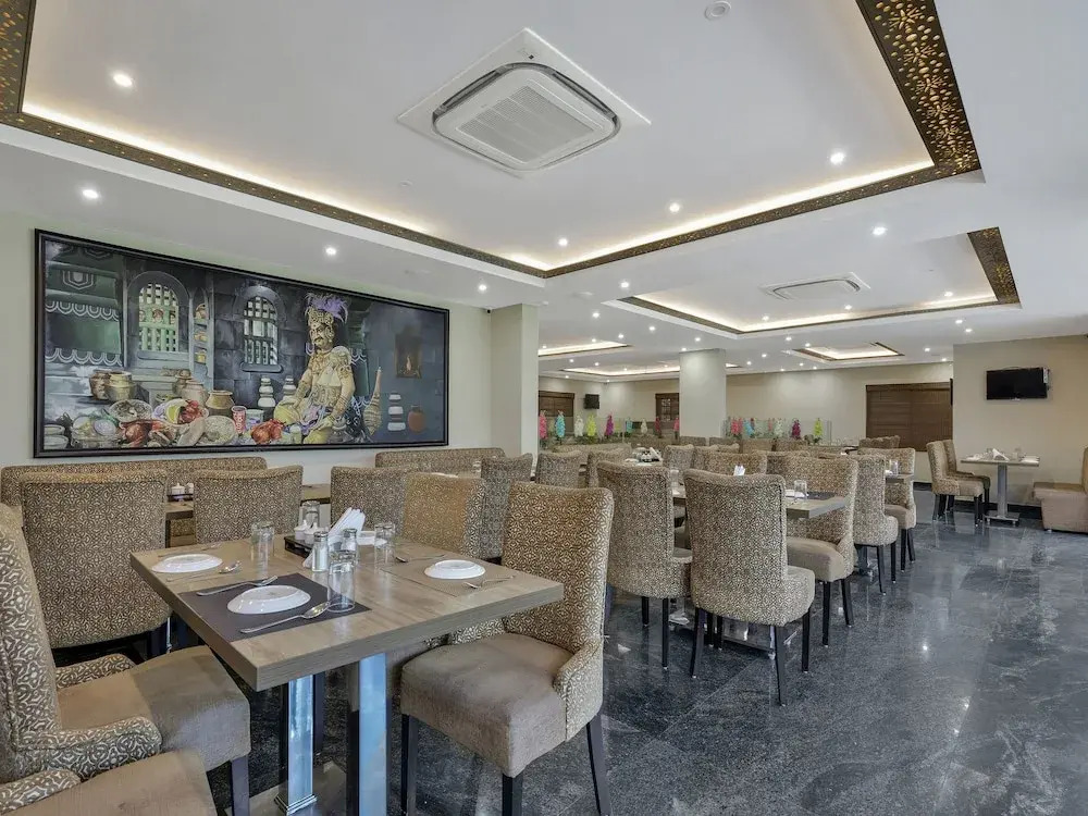 OYO 12181 Hotel Gravity