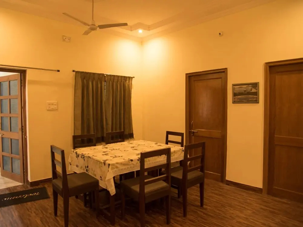 OYO 11933 Home Classic 3BHK near Geetanjali Hospital