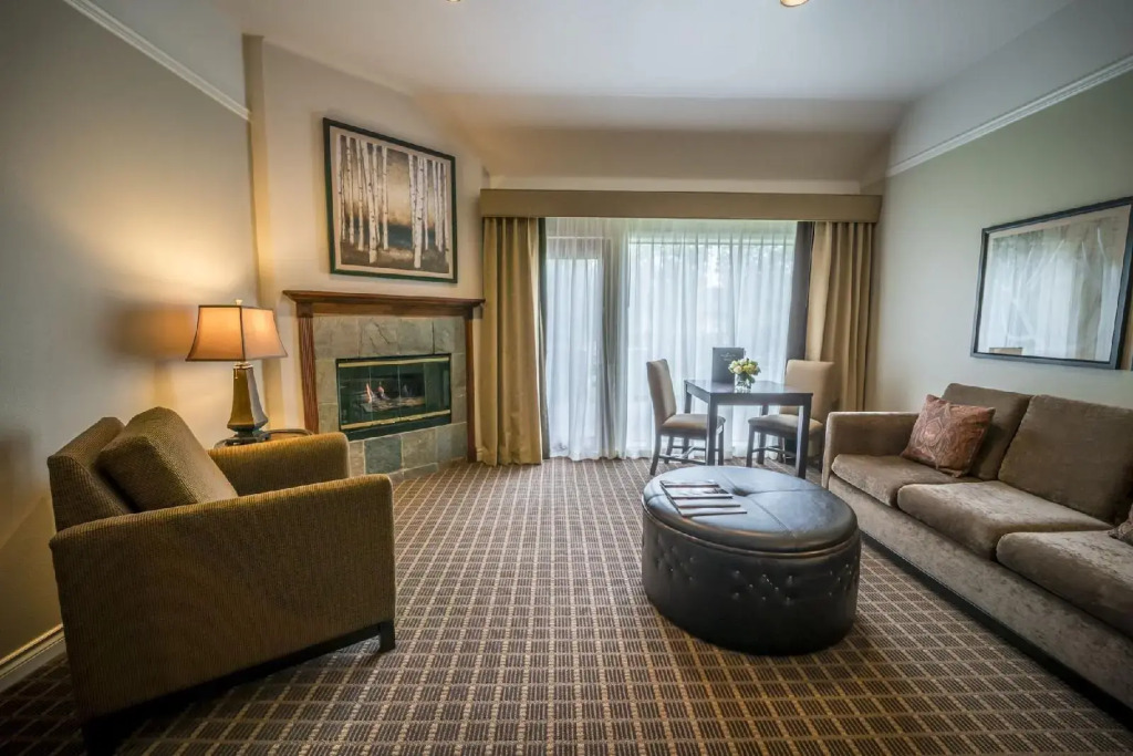 Pine Ridge Inn