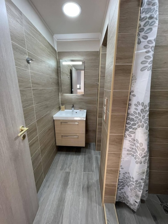 AVR Airport Deluxe Suites 6 AIRPORT FREE SHUTLE