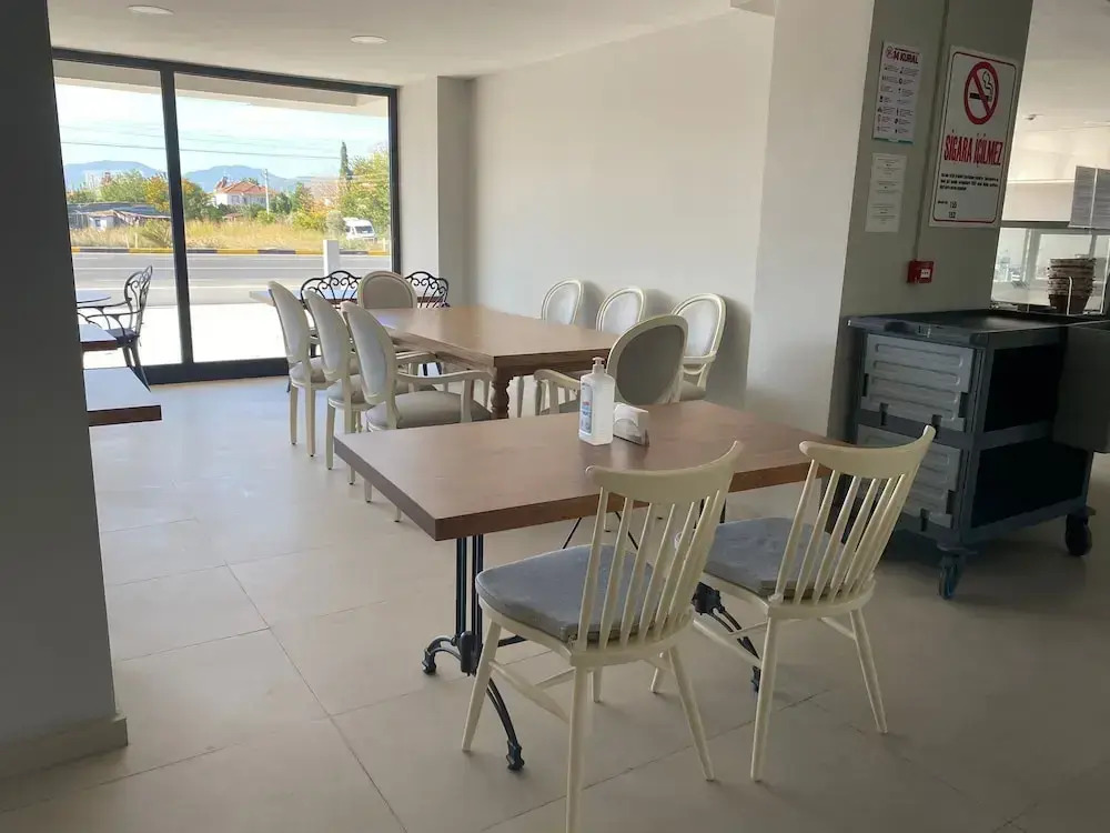 Grand Özalp Ai̇rport Hotel
