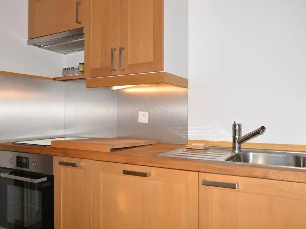 Appartement skis aux pieds 6 pers, balcon sud, garage, ménage inclus, - FR-1-241-171